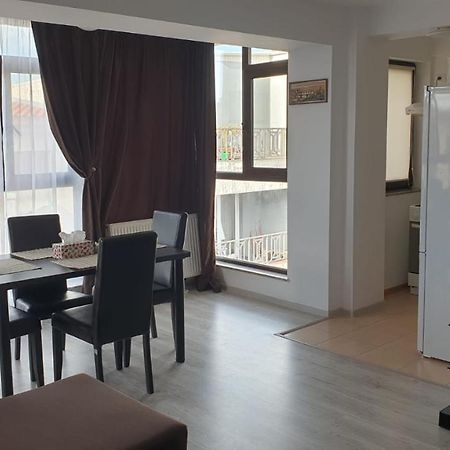 Apartament Lulu Mamaia Nord, 3 Minute De Plaja Năvodari Eksteriør bilde